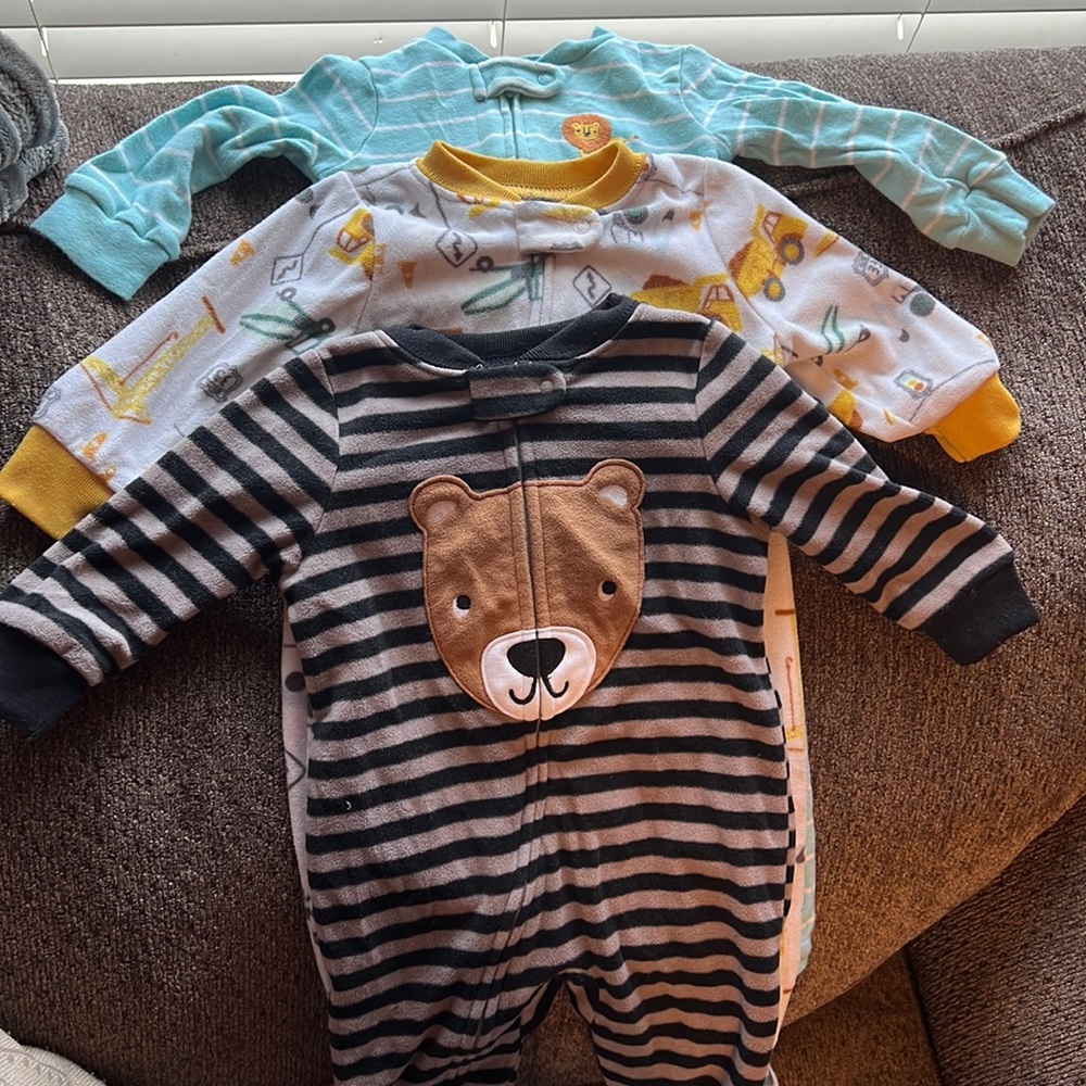 Long sleeve carters pajamas (3)